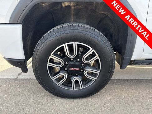 Used 2023 GMC Sierra 2500 AT4 w/ AT4 Preferred Package image 11