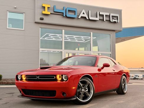 Used 2022 Dodge Challenger GT RWD image 1