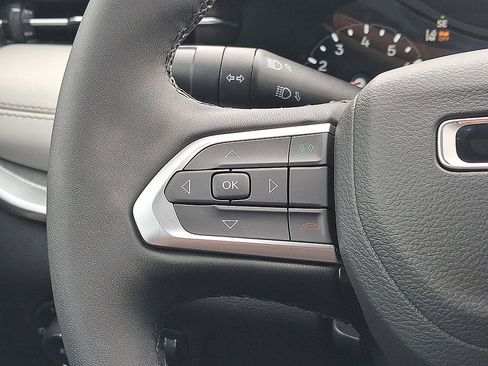 Certified 2025 Jeep Compass Limited AWD/4WD image 17
