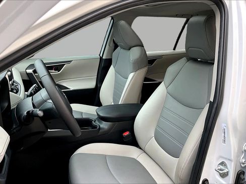 Certified 2023 Toyota RAV4 XLE Premium AWD/4WD image 8