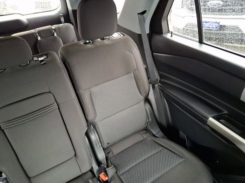 Used 2022 Ford Explorer XLT image 20