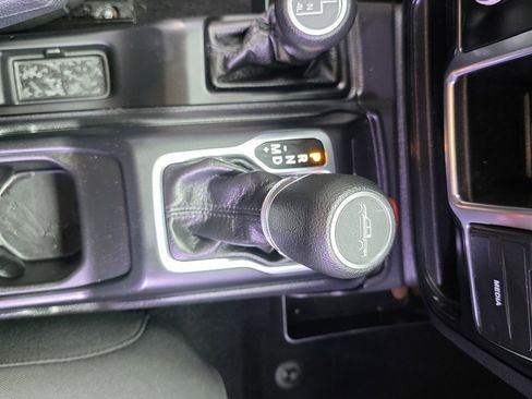 Used 2022 Jeep Gladiator Sport image 21