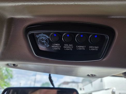 Used 2018 GMC Savana 2500 Extended w/ Enhanced Convenience Package image 18