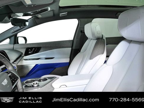 Used 2025 Cadillac Optiq Luxury 1 AWD/4WD image 5