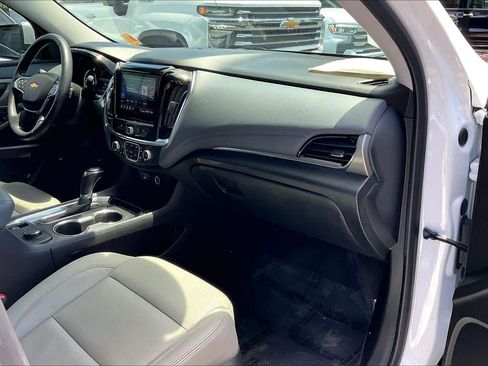 Used 2020 Chevrolet Traverse LT image 16