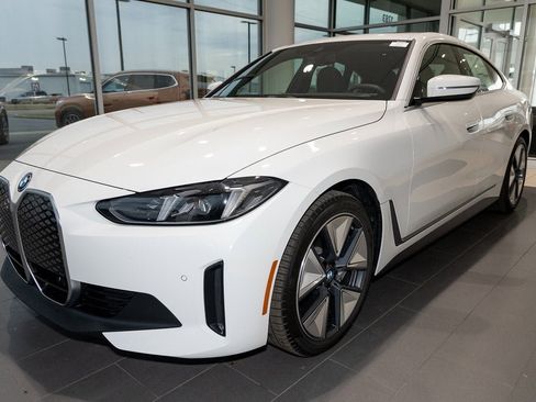 Used 2025 BMW i4 xDrive40i w/ Premium Package image 3