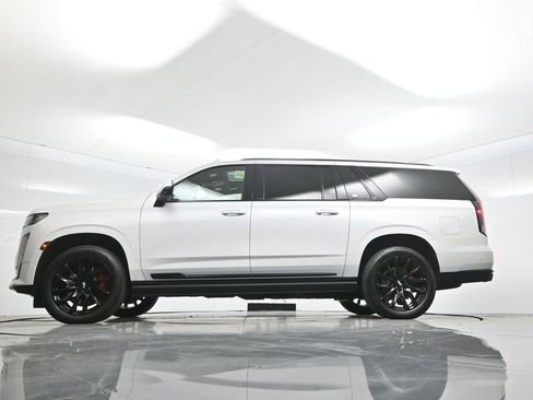 Used 2024 Cadillac Escalade ESV Sport Platinum w/ LPO, ONYX Package AWD/4WD image 75