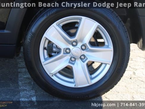 Used 2022 Jeep Compass Latitude image 8