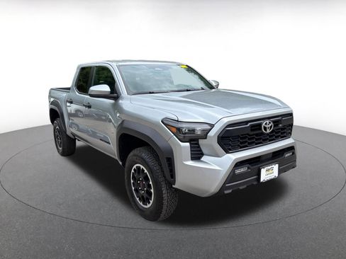 Used 2025 Toyota Tacoma TRD Off-Road AWD/4WD image 1