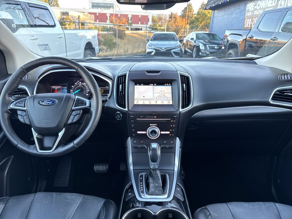 Used 2018 Ford Edge Titanium w/ Equipment Group 302A AWD/4WD image 35