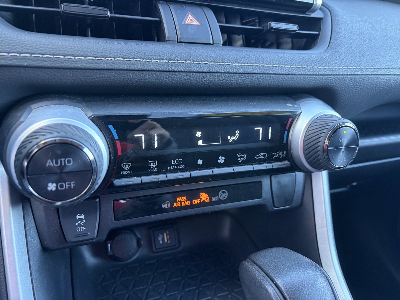 Used 2024 Toyota RAV4 XLE AWD/4WD image 19
