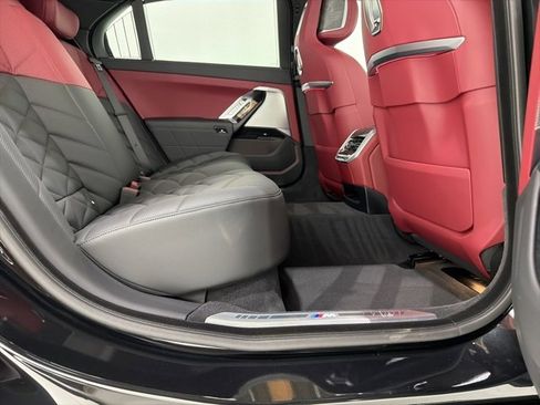 Used 2025 BMW 740i xDrive w/ Premium Package image 25