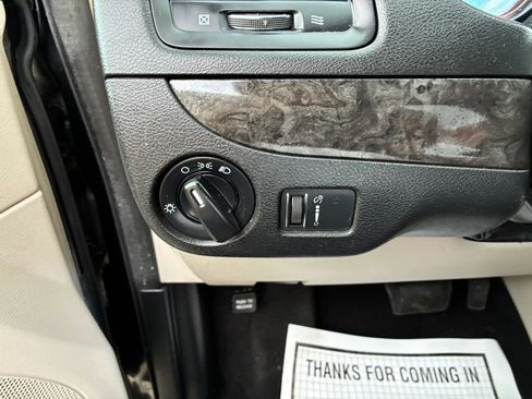 Used 2014 Dodge Grand Caravan SXT FWD image 22