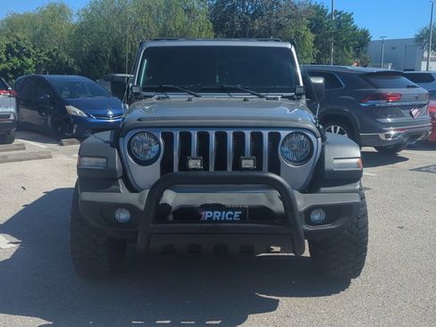 Used 2018 Jeep Wrangler Sport image 2