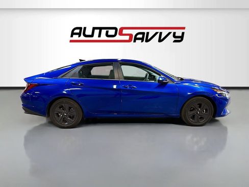 Used 2023 Hyundai Elantra SEL FWD image 8