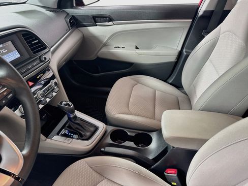 Used 2020 Hyundai Elantra SE FWD image 20