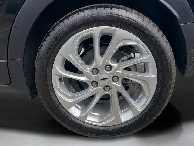 New 2027 Chevrolet Bolt LT w/ Comfort Package FWD image 7