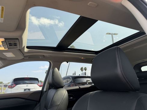 Used 2023 Nissan Rogue Platinum w/ Platinum Premium Package FWD image 9