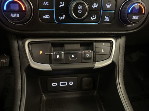 Used 2023 GMC Terrain SLE w/ Driver Convenience Package AWD/4WD image 8