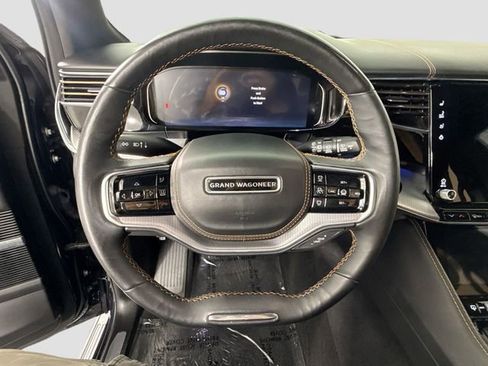 Used 2023 Jeep Grand Wagoneer Series III AWD/4WD image 11