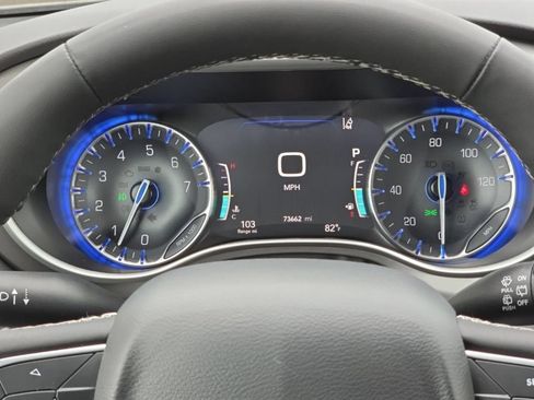 Certified 2023 Chrysler Pacifica Touring-L FWD image 29