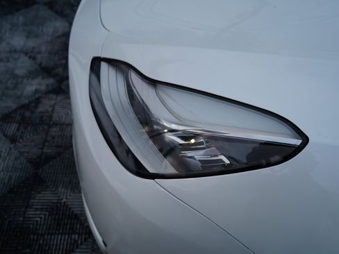 Used 2020 Tesla Model Y Performance image 22