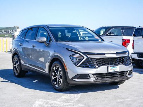 Used 2024 Kia Sportage EX FWD image 3