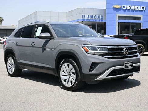 Used 2020 Volkswagen Atlas Cross Sport SE FWD image 1