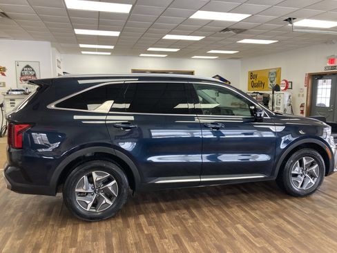 Used 2021 Kia Sorento S image 5