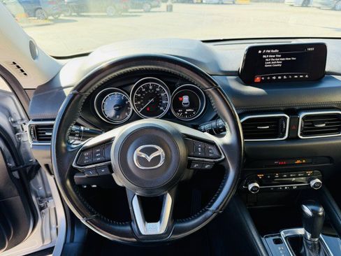 Used 2019 MAZDA CX-5 Touring image 11
