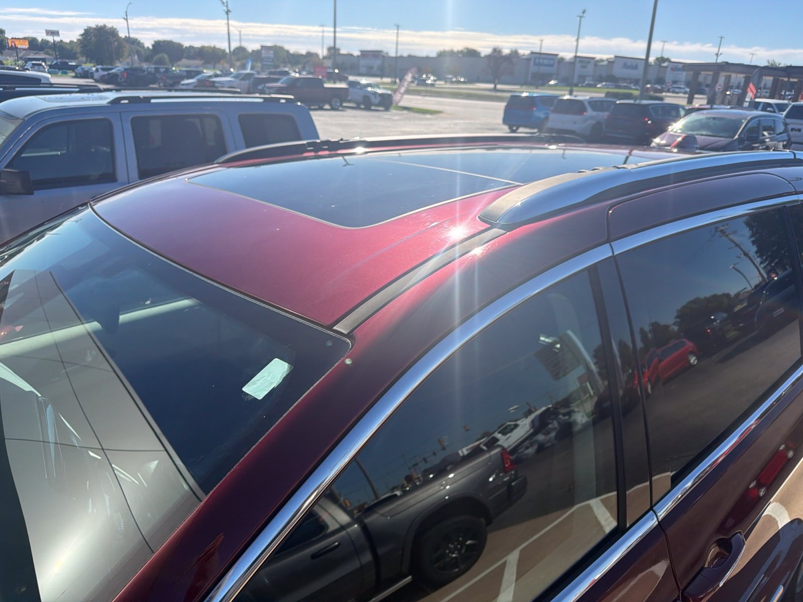 Used 2017 Chrysler Pacifica Limited FWD image 3