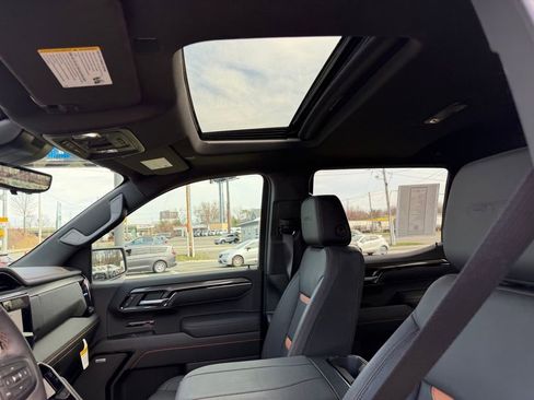 New 2025 GMC Sierra 1500 AT4 w/ AT4 Premium Package AWD/4WD image 19