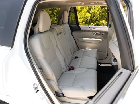 Used 2024 Volvo XC90 B6 Ultimate w/ Protection Package Premier AWD/4WD image 43