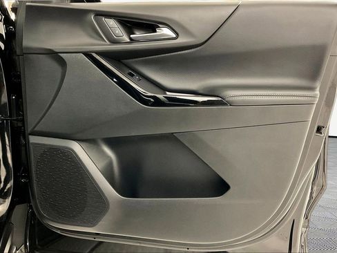 Used 2025 Chevrolet Equinox LT image 23