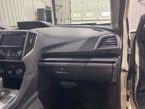 Used 2019 Subaru Crosstrek 2.0i Premium w/ Eyesight System image 26