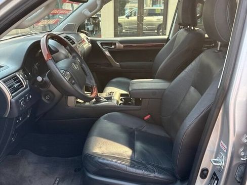 Used 2015 Lexus GX 460 w/ Premium Package AWD/4WD image 9