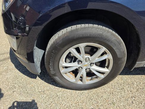 Used 2017 Chevrolet Equinox LT FWD image 3