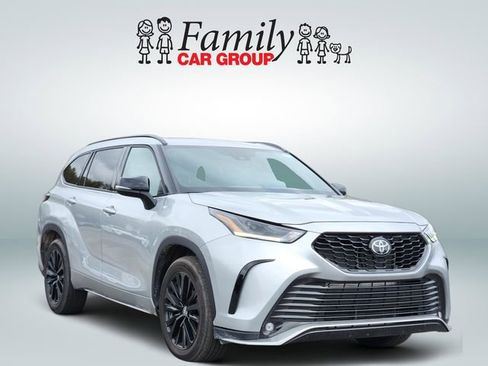 Certified 2025 Toyota Highlander XSE AWD/4WD image 2