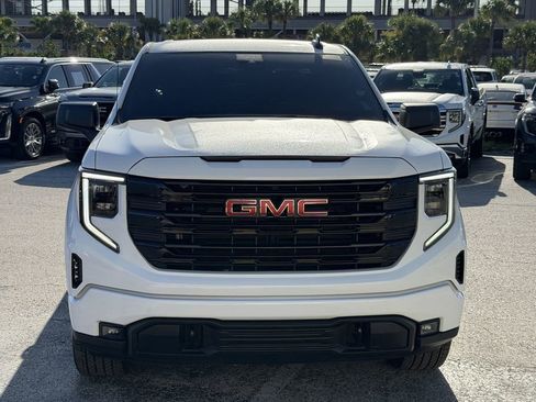 Used 2024 GMC Sierra 1500 Elevation AWD/4WD image 3