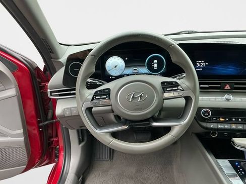 Used 2023 Hyundai Elantra SEL w/ Convenience Package FWD image 12