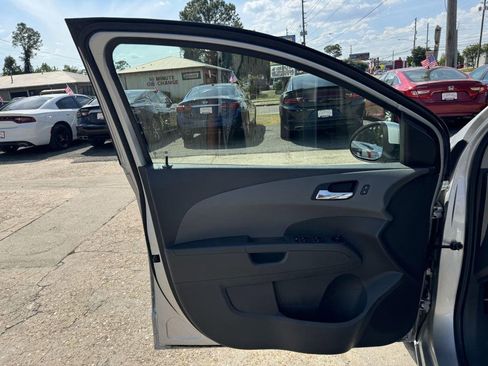 Used 2015 Chevrolet Sonic LT image 12