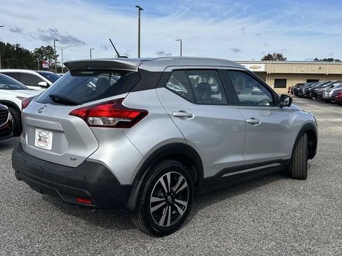 Used 2020 Nissan Kicks SR w/ SR Premium Package image 10