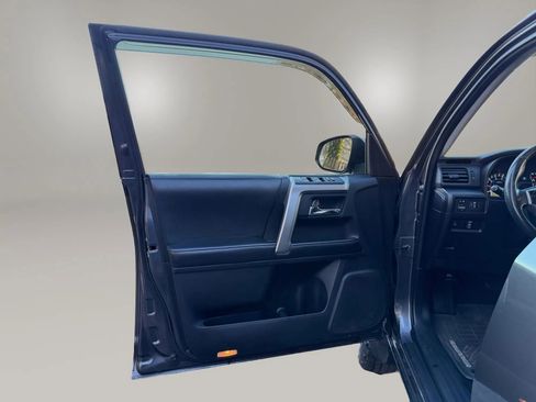 Used 2016 Toyota 4Runner SR5 image 13