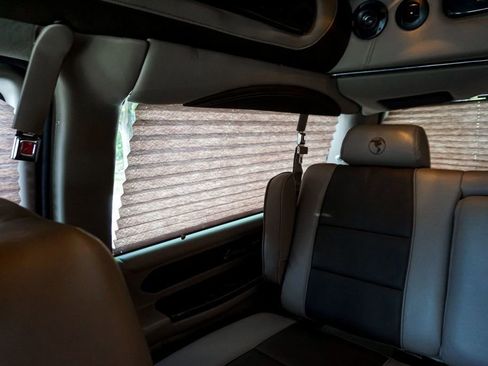 Used 2017 Chevrolet Express 2500 RWD image 70