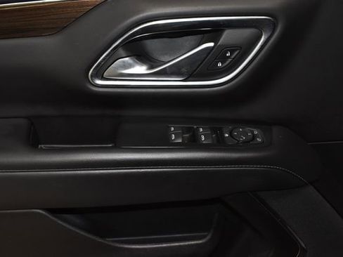 Used 2022 GMC Yukon SLE image 28