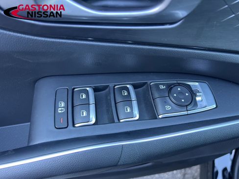 Used 2022 Kia Sorento S image 40