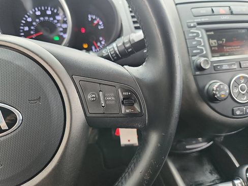 Used 2013 Kia Soul + w/ Audio Pkg FWD image 21