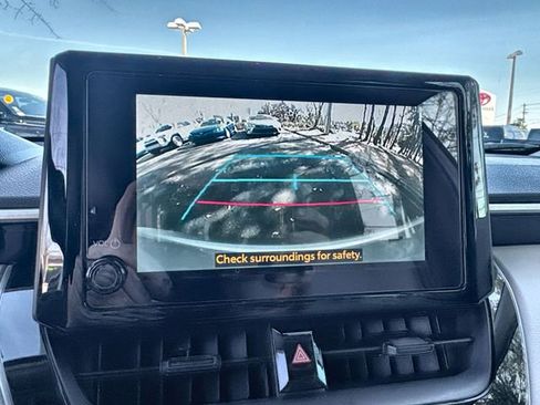 Used 2025 Toyota Corolla Cross L image 26