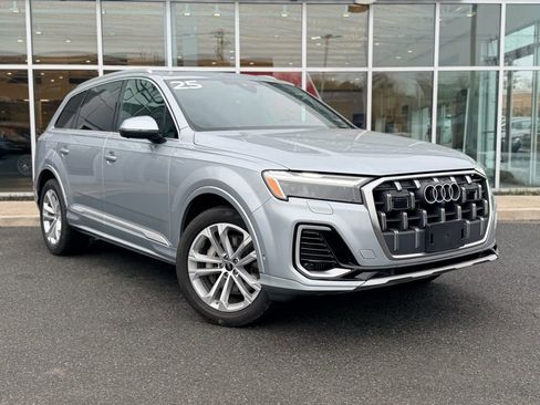 Certified 2025 Audi Q7 3.0T Premium Plus image 8