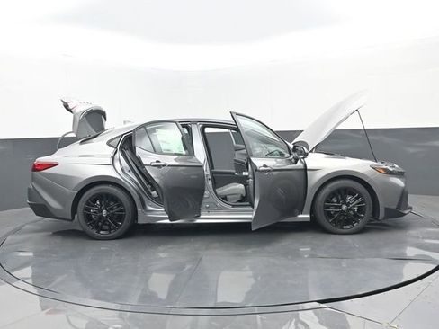 Used 2026 Toyota Camry SE image 31